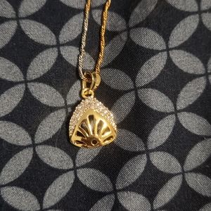 Shell necklace with rose gold,silver, and gold plated chain